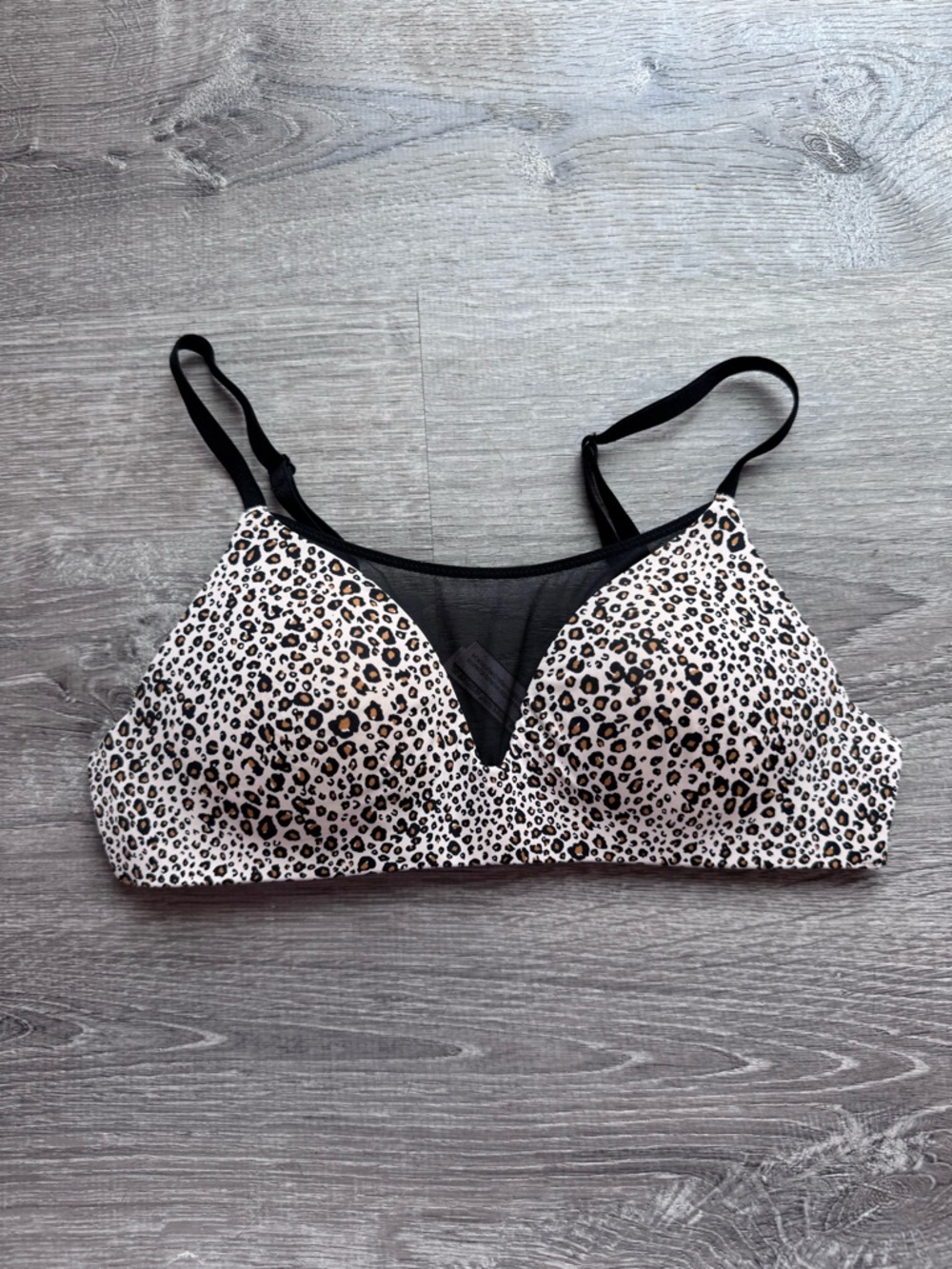 Victoria’s Secret Bra No Wire 32B